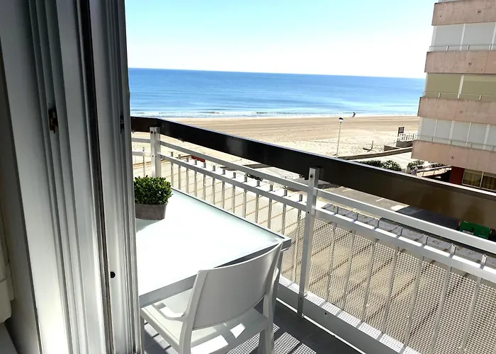 Beachfront And Charming Apartment