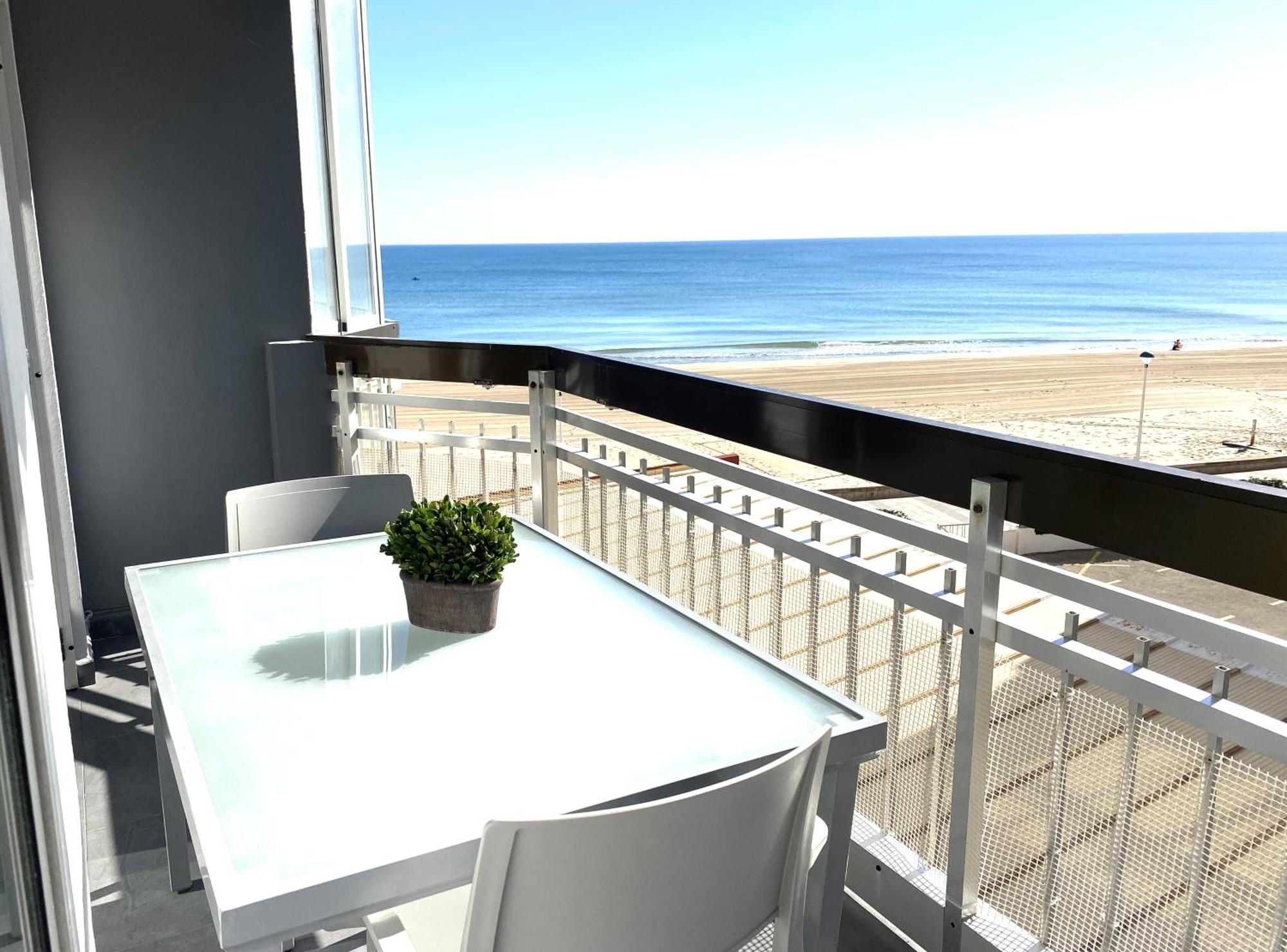 Apartment Beachfront And Charming Mareny Blau